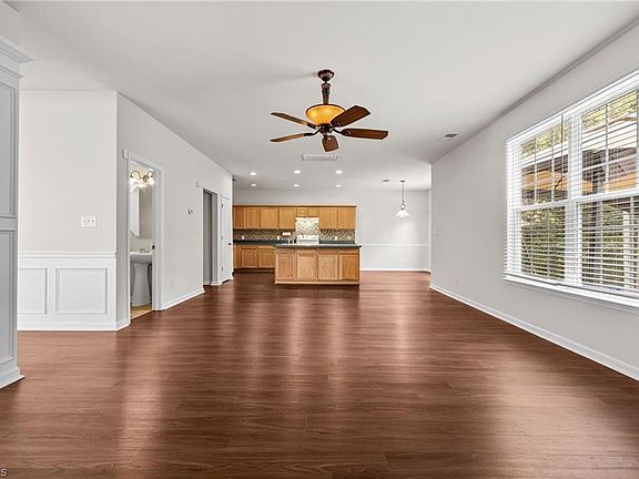 4th image of 827 Hartley Hill Ct