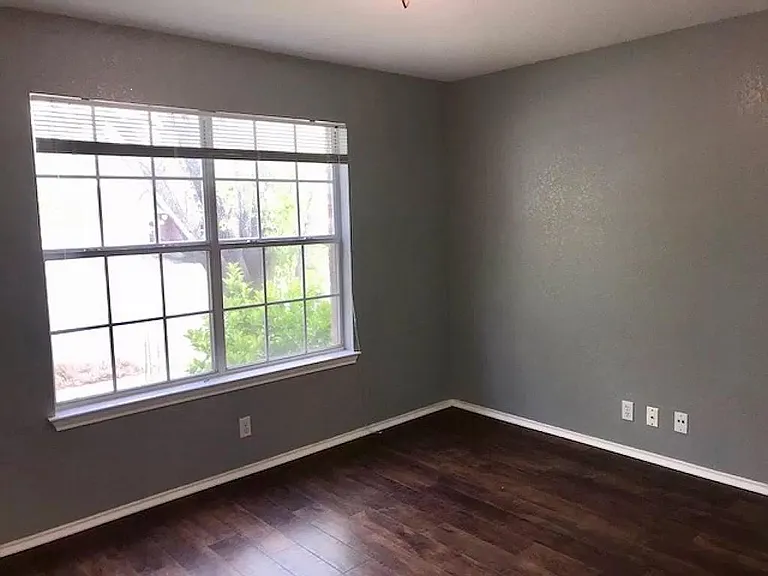 16816 Sabertooth Dr — Photo 9