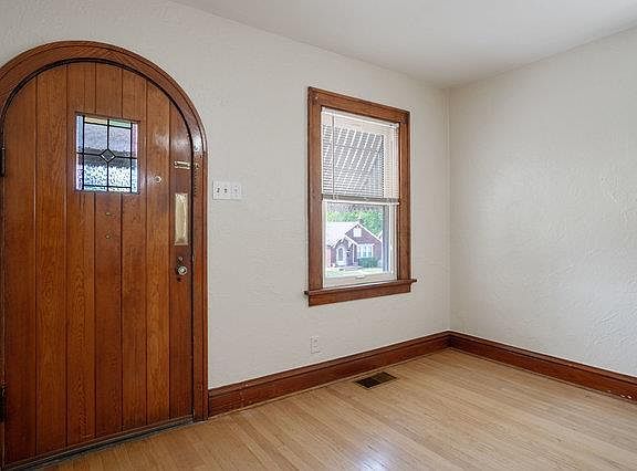 3rd image of 9281 Fayette Ave