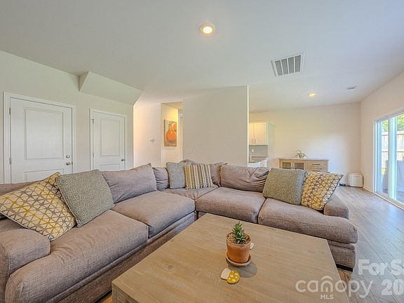 5th image of 355 Tavernier Ln
