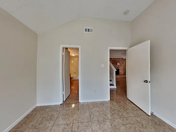 907 Briarcreek Dr — Photo 9