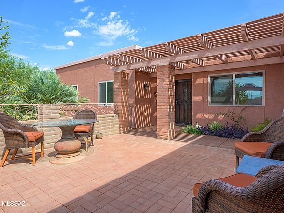 2nd image of 805 W Hermosa Pl