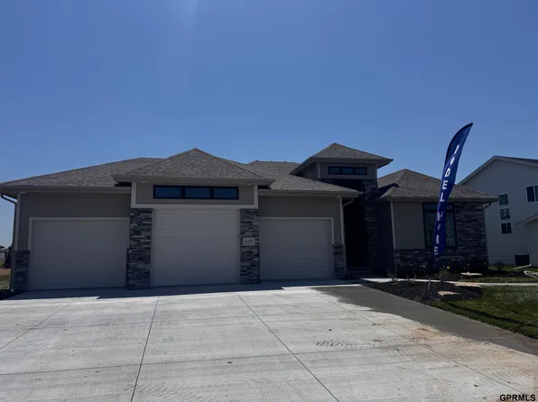 12605 Shepard St, Papillion, NE 68138