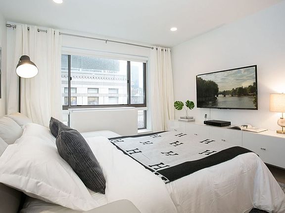 5th image of 311 W 50th St APT 4J