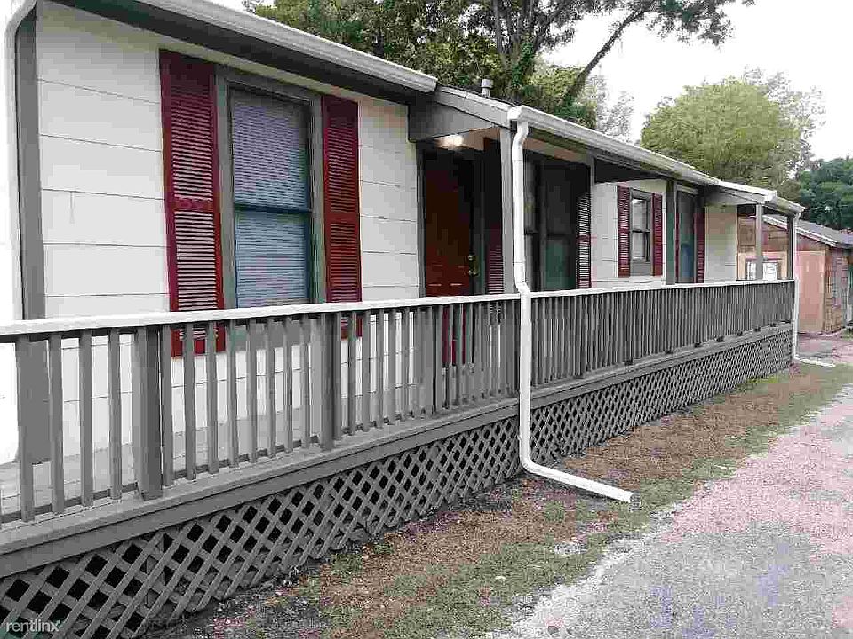 Pic 2 - Front of House - 805#1