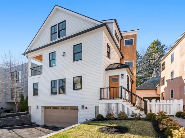 71 Greenough St #2, Brookline, MA 02445