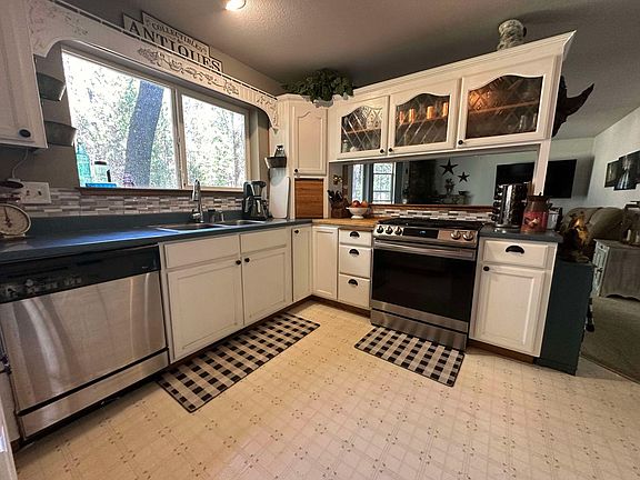 4th image of 41230 Purdy Ln