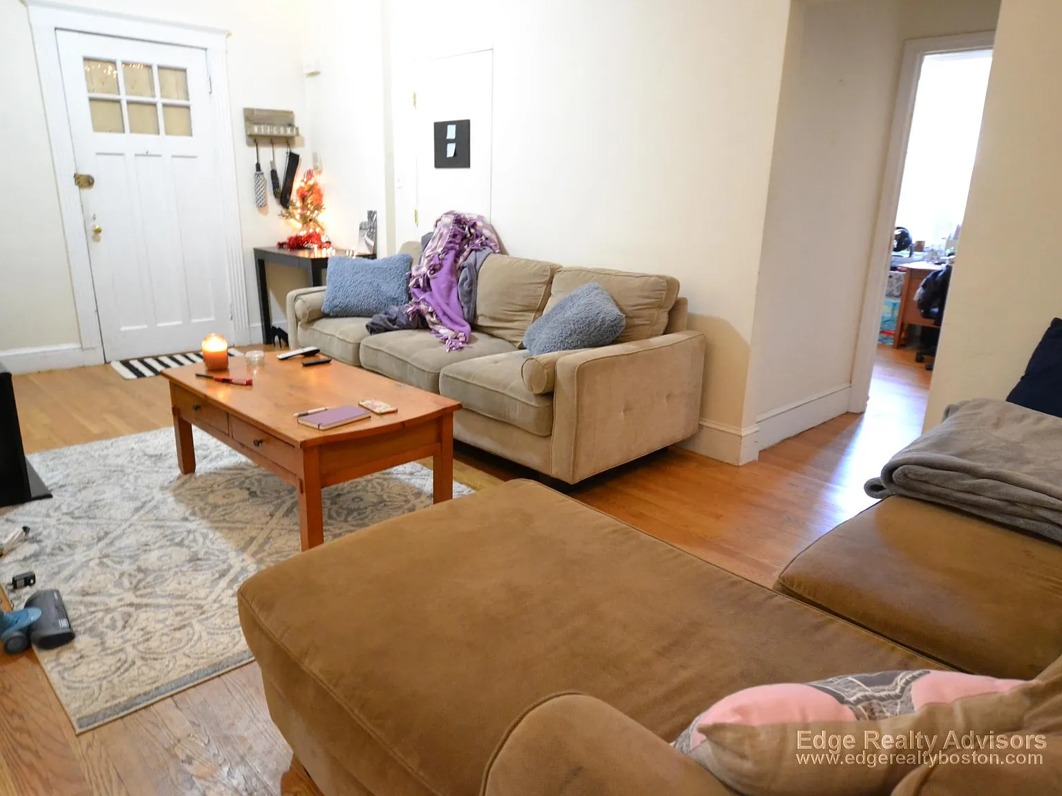 4 bed, 1300 sqft, $6,500 — Photo 3