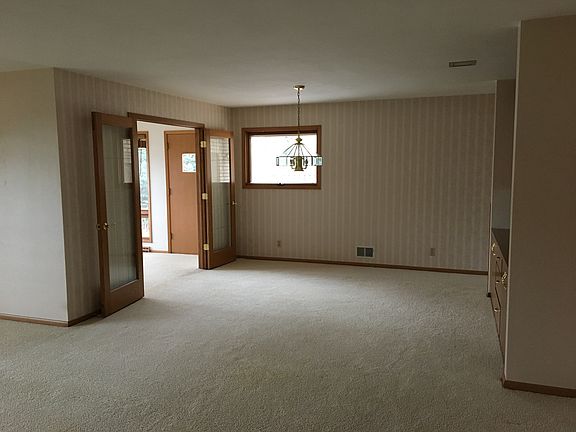 5th image of 1143 Hawthorne Ave