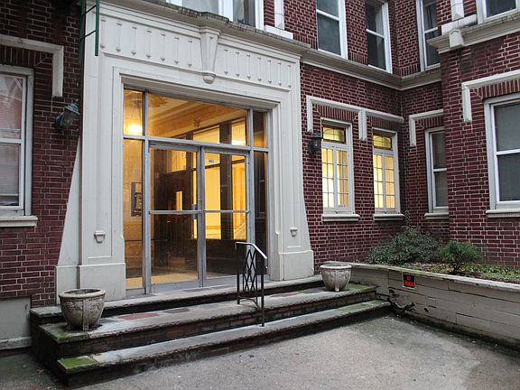 2nd image of 19 Kensington Ave APT 405