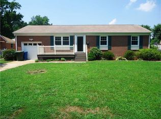 393 Nicewood Dr, Newport News, VA 23602