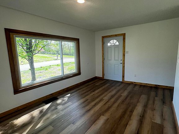 3rd image of 1801 Woodson Dr