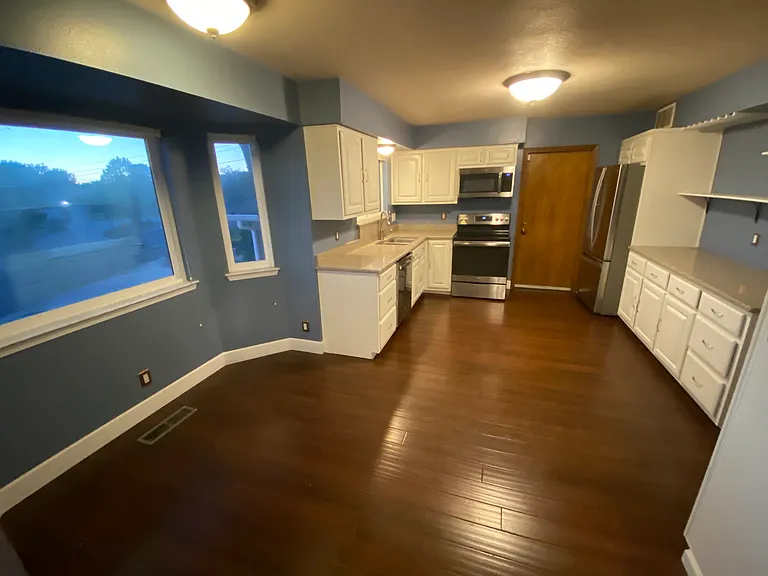 524 Oakwood Pl NE — Photo 12