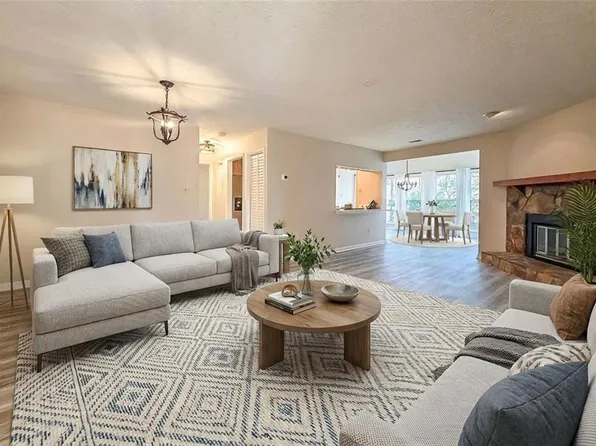 2214 Lake Pointe Cir, Roswell, GA 30075