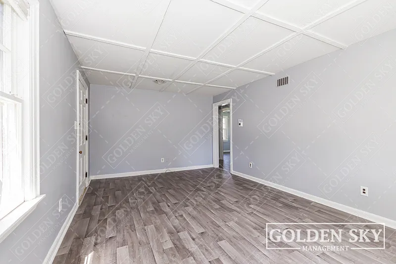 2 bed, 1.0 bath, $825 — Photo 4