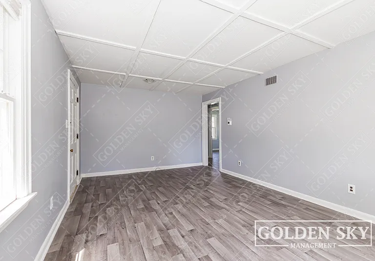 3120 S Monroe St — Photo 4