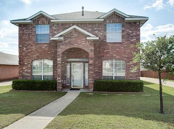 2nd image of 1005 Mockingbird Ln