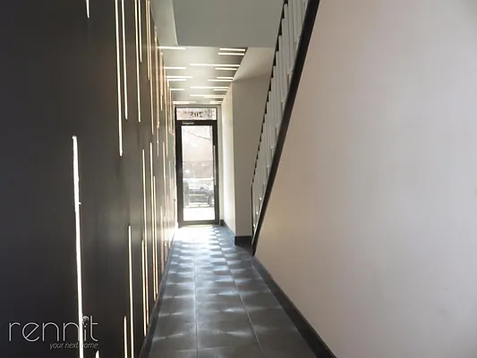 Rented by Rennit Inc. | media 32