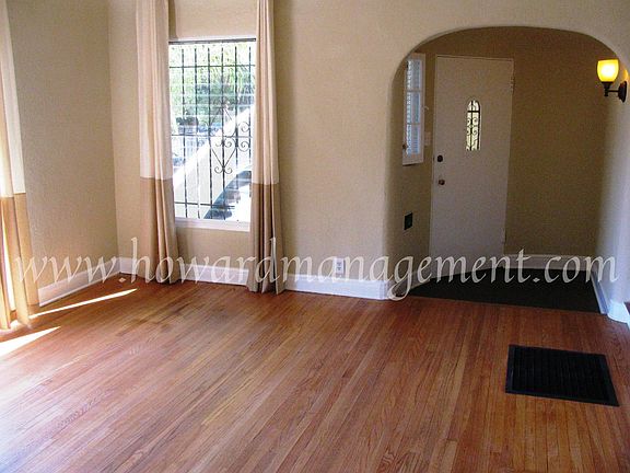 3rd image of 4427 Finley Ave #4427