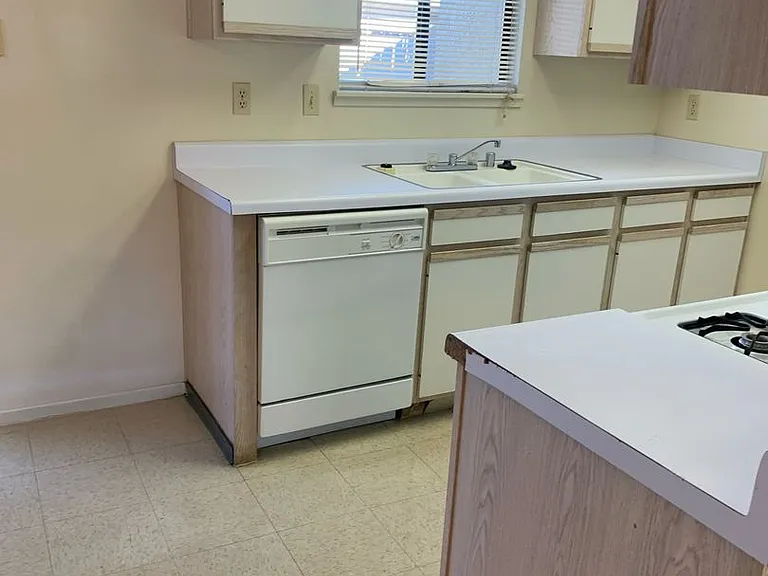 121 Parkview Ave #C — Photo 4