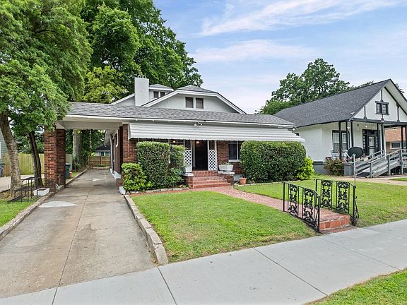 3rd image of 985 Forrest Ave