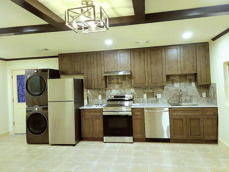 170 Stephen F Austin Blvd — Photo 15
