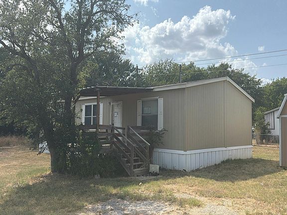 2nd image of 3010 Forest Park Dr