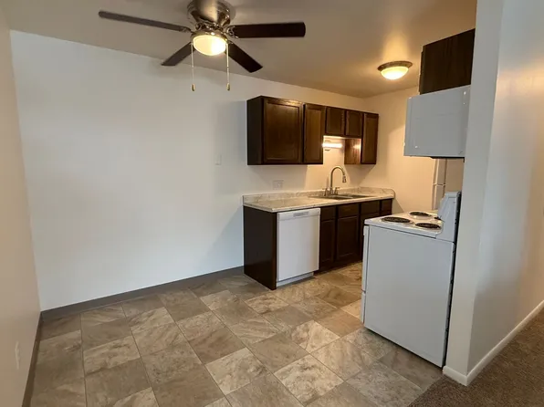 421 E 1st Ave, Elkhorn, WI