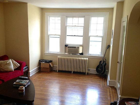 5th image of 4842 Larchwood Ave