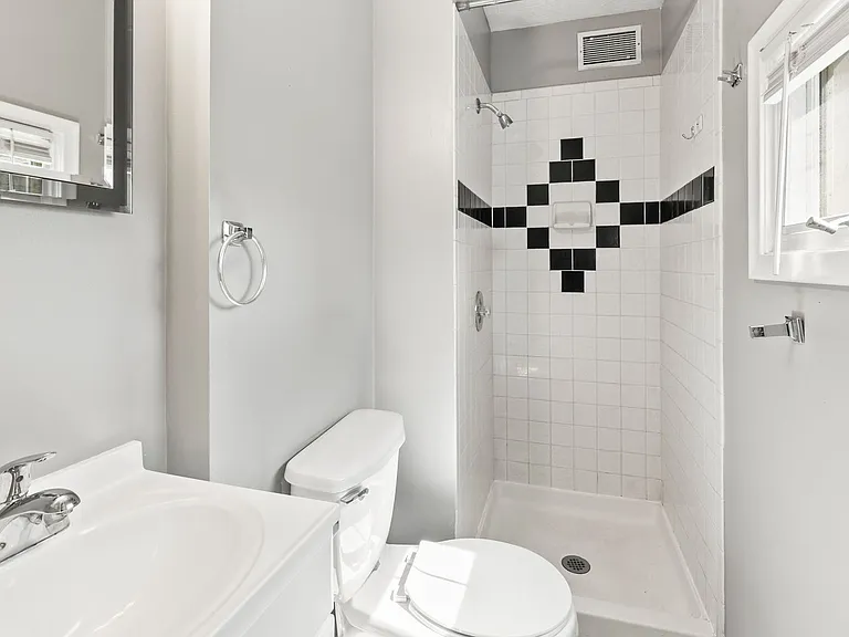 7517 Spring St — Photo 15