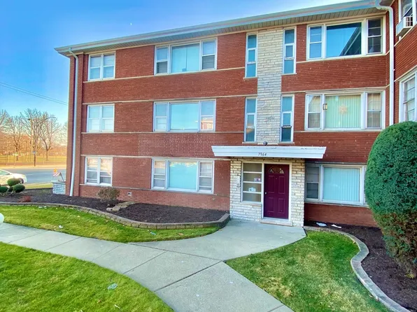 7956 S Pulaski Rd APT 206, Chicago, IL 60652