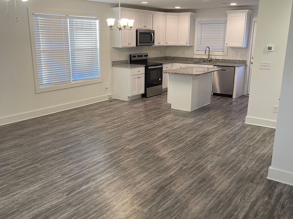 Living Room / Kitchen Area