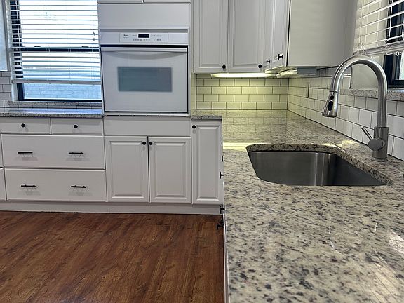 4th image of 2643 NW 46th St