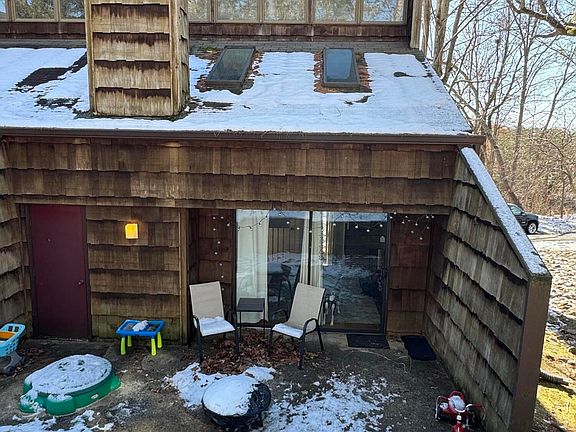 4th image of 115 Beechnut St APT D10
