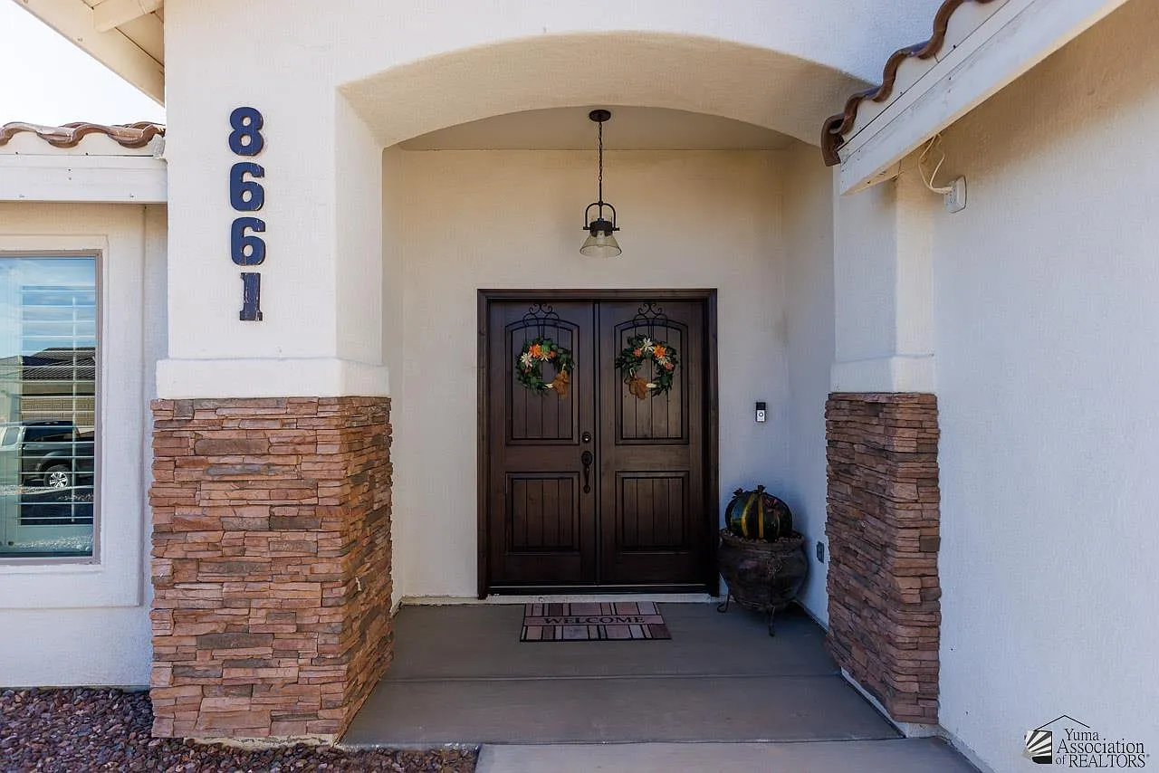 3 bed, 2.0 bath, 1304 sqft, $2,400 — Photo 4