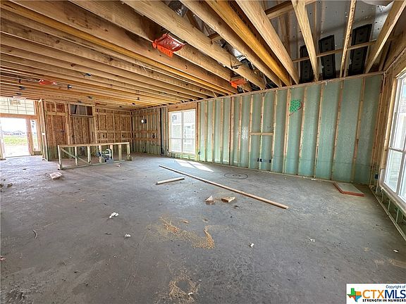 4th image of 910 James Parker Cir