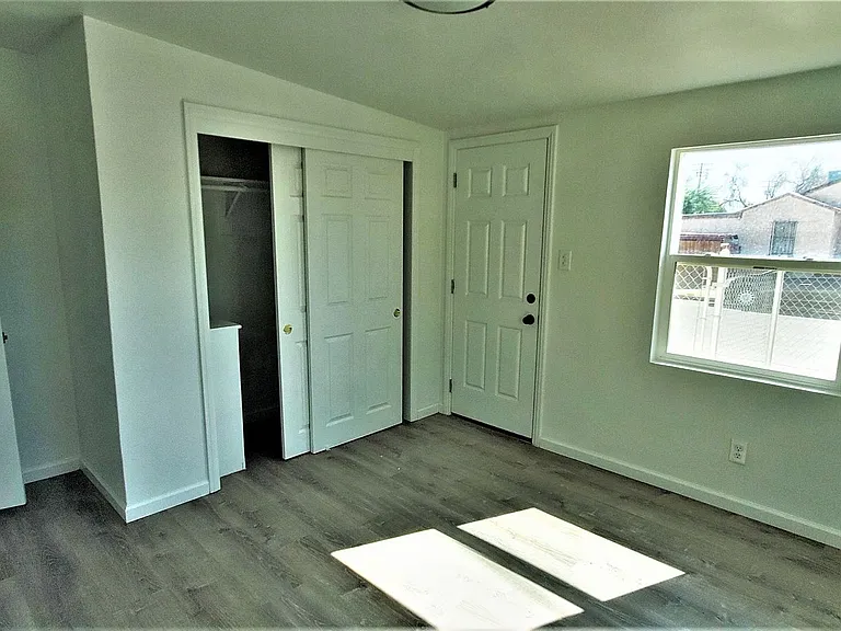 706 W Euclid Ave — Photo 6