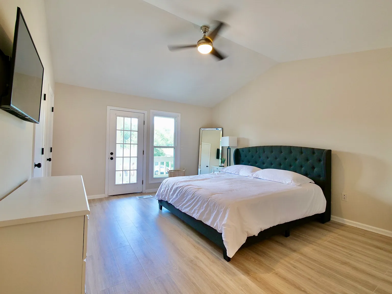 2 bed, 1188 sqft, $2,350 — Photo 4