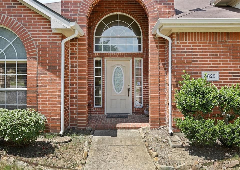1st image of 4629 Parkhaven Dr