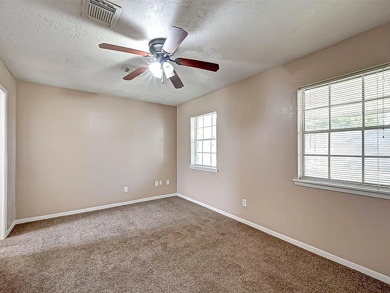 4739 Parkland St — Photo 20
