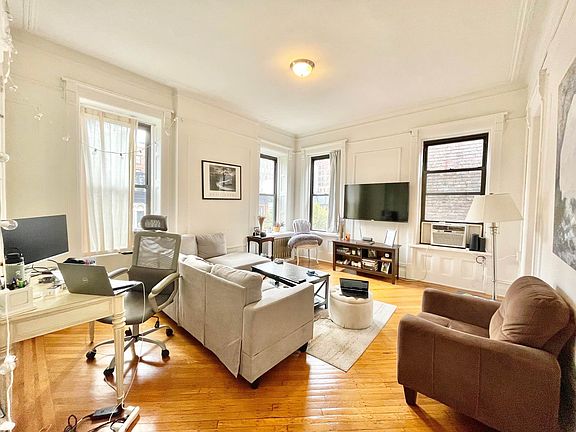 3rd image of 68 W 108th St #31