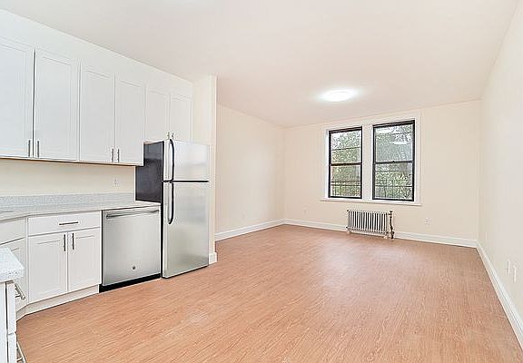5th image of 31 Ocean Pkwy APT 3K