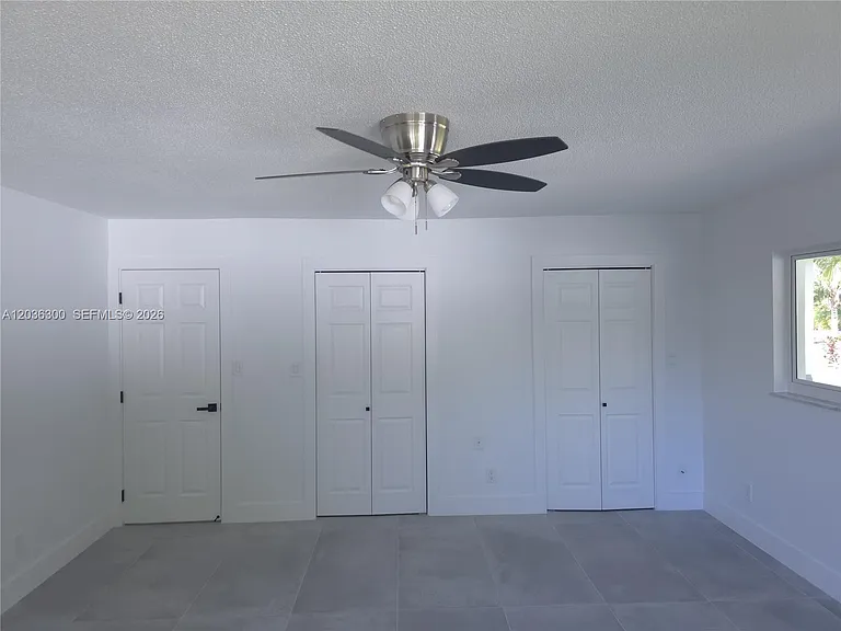 1565 Thumb Point Dr — Photo 15