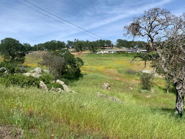 5132 Cox Dr, Valley Springs, CA 95252