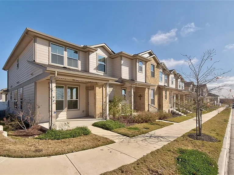 412 Crater Lake Dr #412 — Photo 2