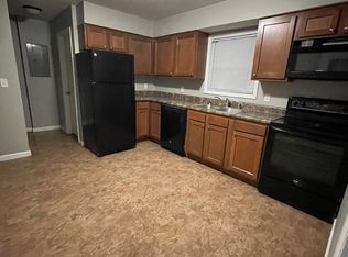 6 Circle Dr, Springfield, IL 62703