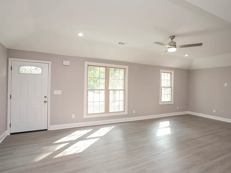 1229 Berwick Trl — Photo 10
