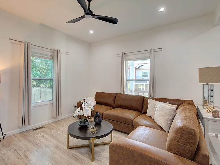 534 Wofford St — Photo 1