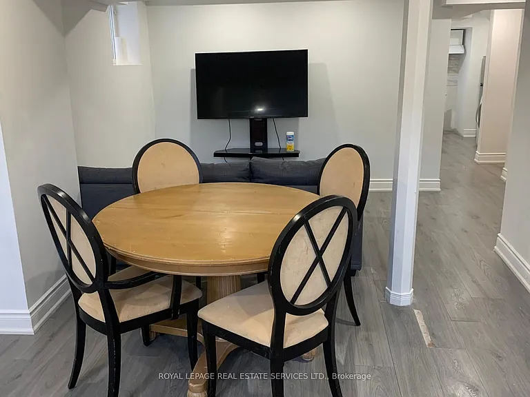 328 Bedrock Dr — Photo 16