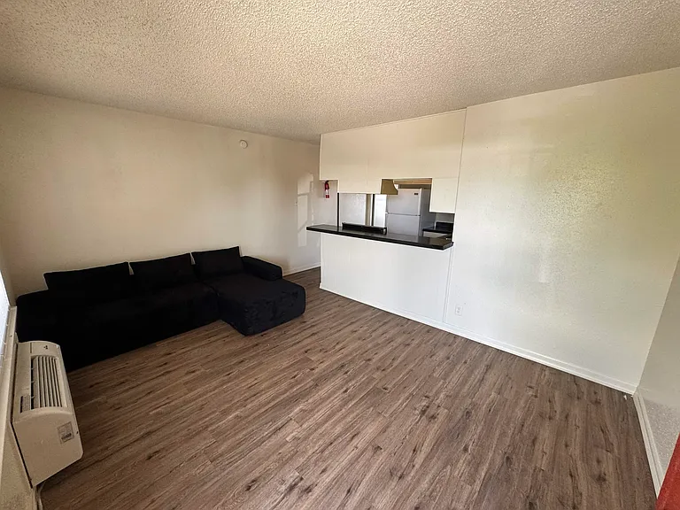 Chapparal Apartments — Photo 22